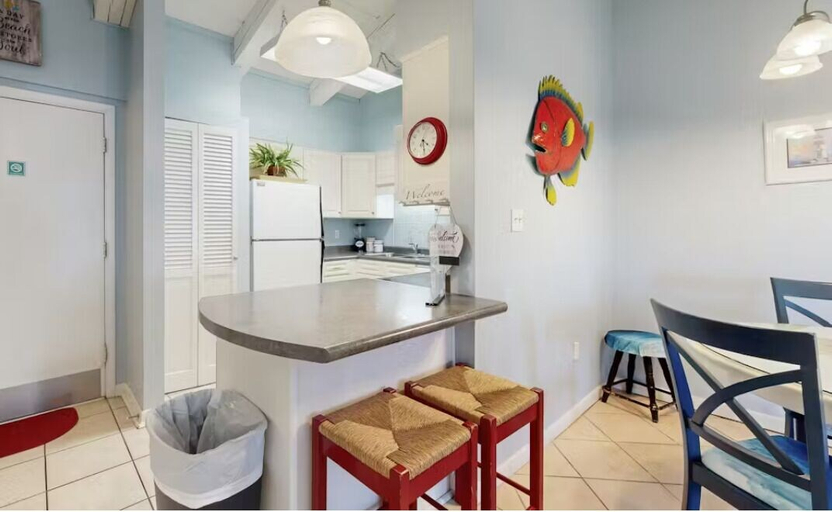 Private kitchen 5, Chateau La Mer #1D, Walton