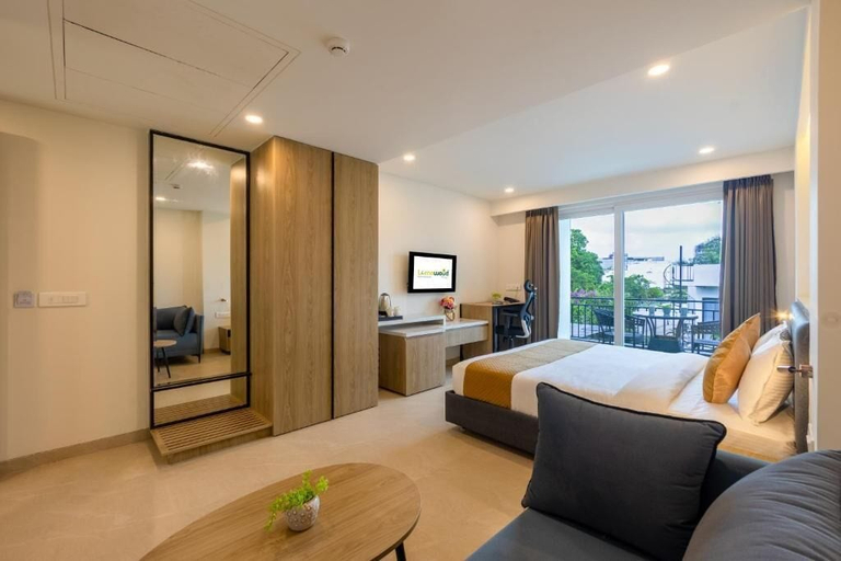 Room 5, Limewood Signature-Golf Course Extension, Gurgaon