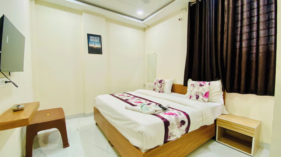 Others 3, The Cressida Hotel, Indore