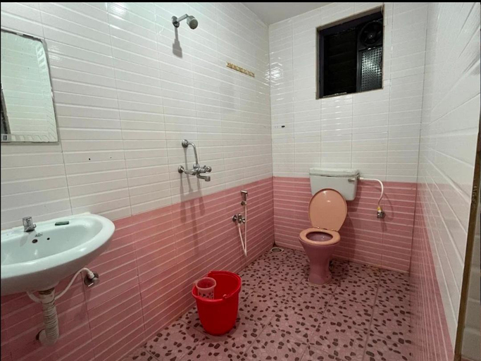 Bathroom, Ocean face baga, North Goa