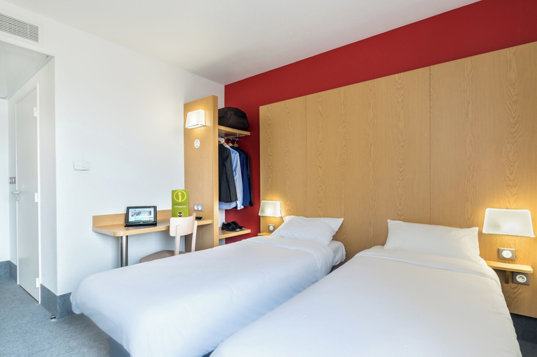 Bedroom 3, B&B Hotel Cannes La Bocca Plage, Alpes-Maritimes