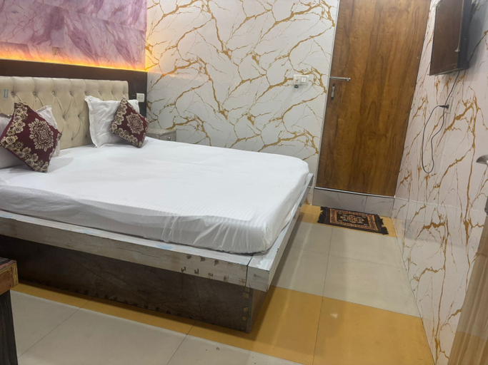 Room 2, Hotel Youvraj Inn, Gautam Buddha Nagar