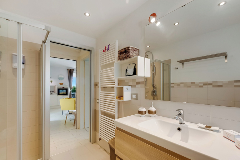 Bathroom 5, Il Silenzio House- Manerba del Garda Villa With Garden, Brescia
