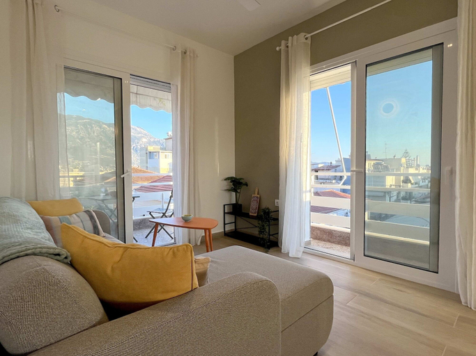 Room 4, Taygetos View - Bright Modern Retreat in Center, Peloponnese
