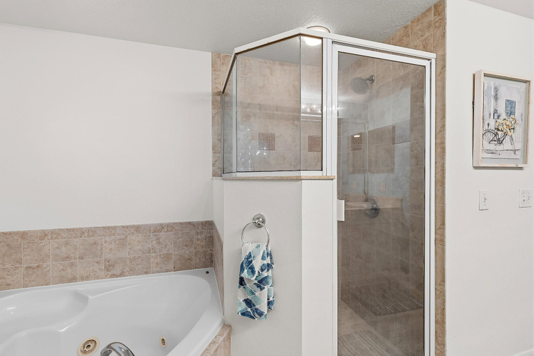 Bathroom 4, Oceanwalk 14-301, Volusia