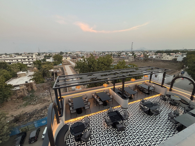 Outdoor dining 3, Hotel Annant Jawai, Pali