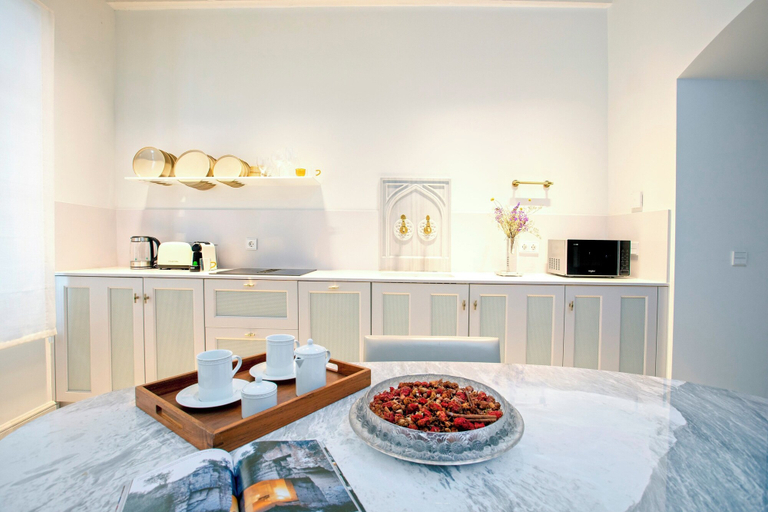 Private kitchen 5, Stunning Palace With Terrace in Cádiz Center. Calderón de la Barca, Cádiz