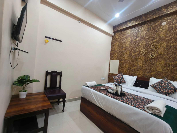 Room 2, Hotel Harmony Heaven By Rk Palace, Faizabad