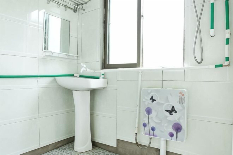 Bathroom 3, Xiao Bei Lou, Guilin