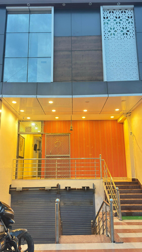 Primary image
