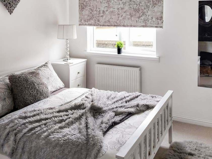 Room 4, Modern Apartment - Sleeps 4 - Centrally Located, South Lanarkshire
