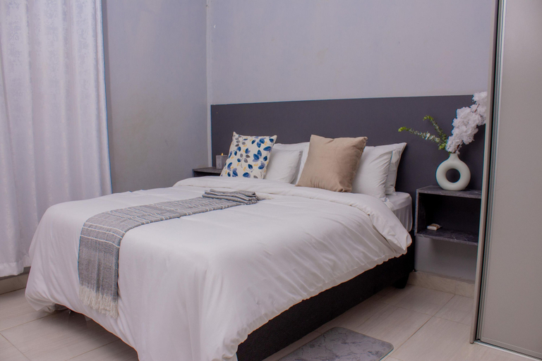Room 2, Stylish 1-bedroom Apartment in Kariba Height - 2380, Kariba