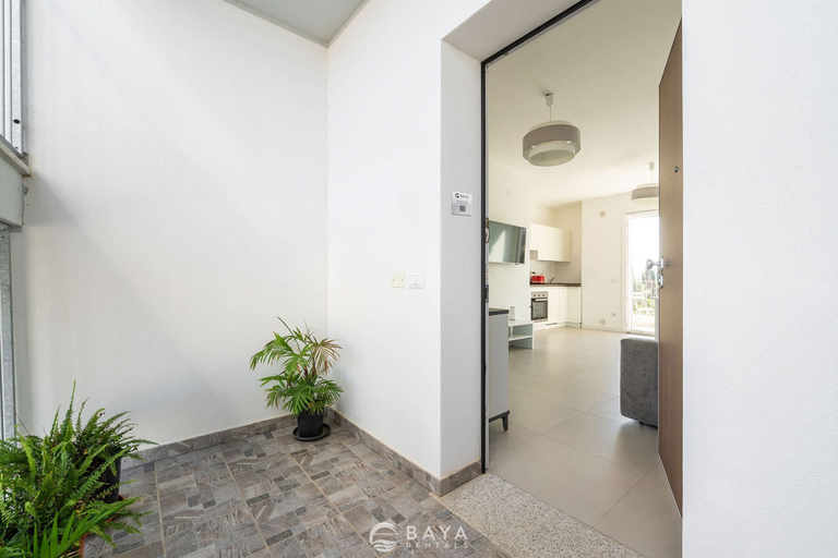 Room 4, Modern Bright 2BR Retreat With Balcony, Cagliari