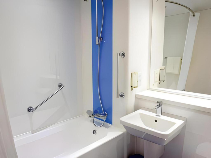 Bathroom 4, Travelodge Leatherhead, Surrey