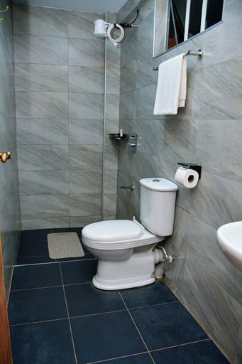 Bathroom 2, Nomads cafe, Turbo