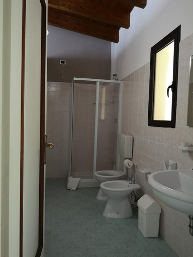 Bathroom 2, Azienda Agrituristica La Fonte, Cosenza