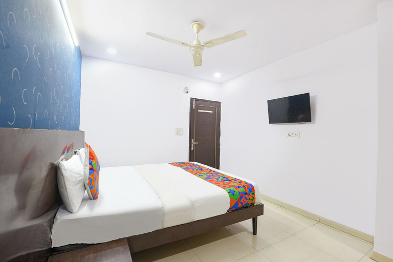 Room 5, FabHotel Legend Stay - Dwarka Sector 7, Delhi