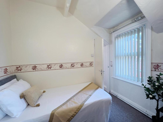Room 5, Oyo Lily Hotel Blackpool, Blackpool