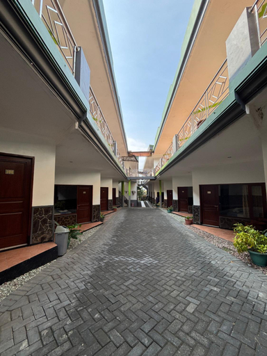 Exterior view 2, Hotel Prima Asri 153, Malang