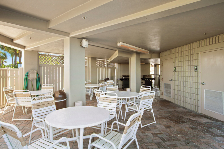 Food & Drinks 5, Gulf Strand Resort, Pinellas