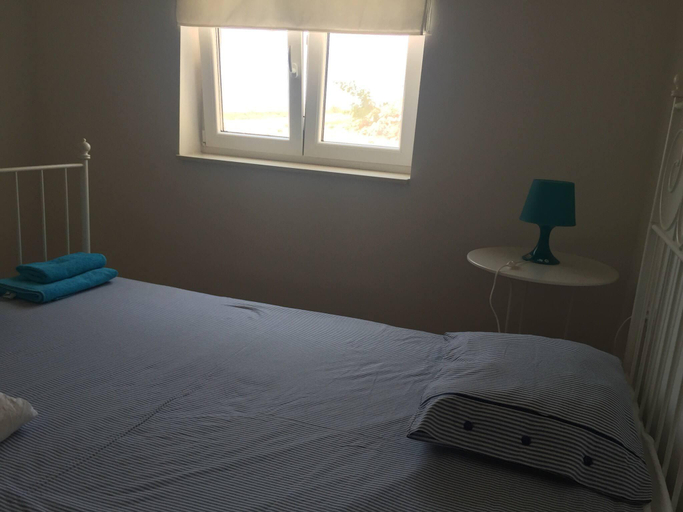 Bedroom 2, Charming Apartment in Lukovo ugarje with Mountain Views, Karlobag