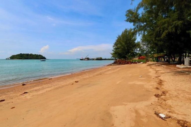 Beach, PD D'Wharf Premium Suite - Full Seaview (Up to 6 Pax), Port Dickson