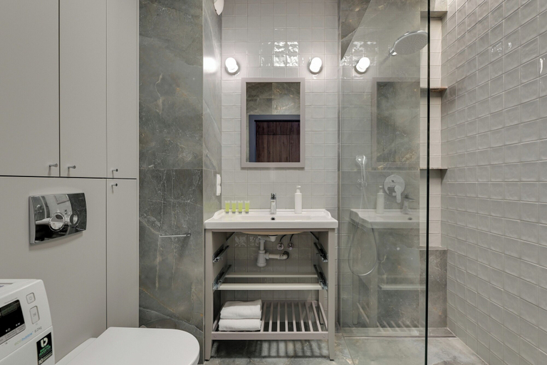 Bathroom 5, Żurawie 246 by Grand Apartments, Gdańsk City