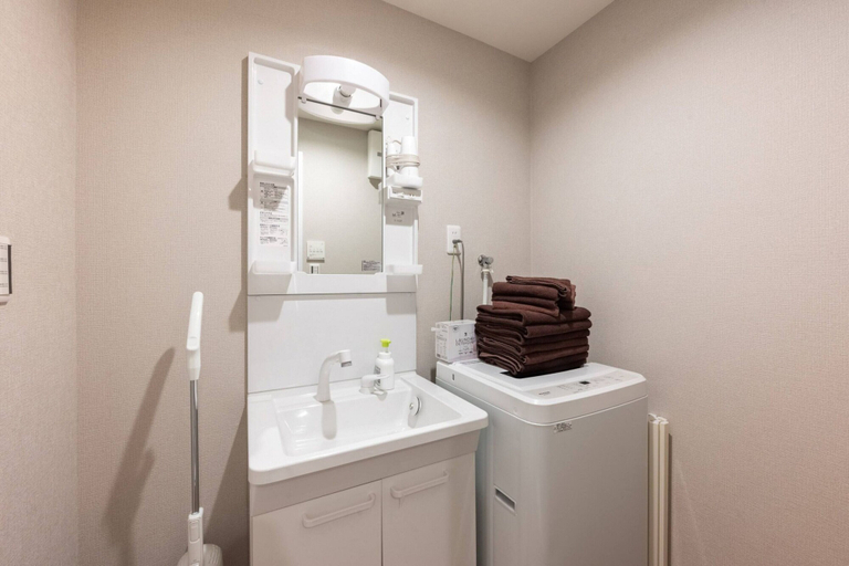 Bathroom 5, Haneda kodate HT3, Ōta