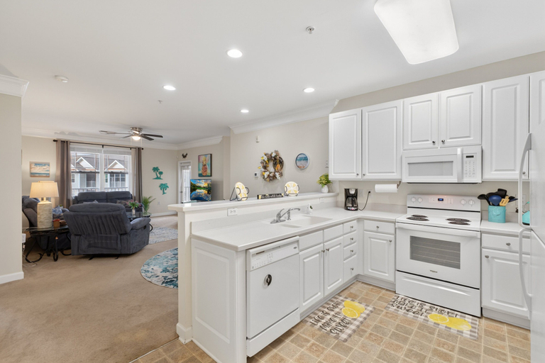 Interior 4, Crow Creek 1323, Brunswick