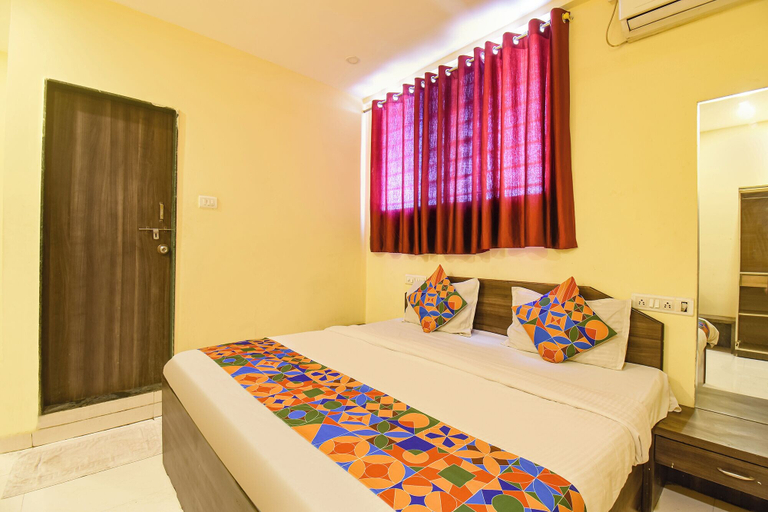 Room 4, Fabhotel Blue Inn I, Pune