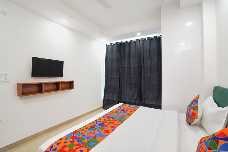 Room 2, FabHotel Ostan Stayz 15 - Noida Sector-15, Gautam Buddha Nagar