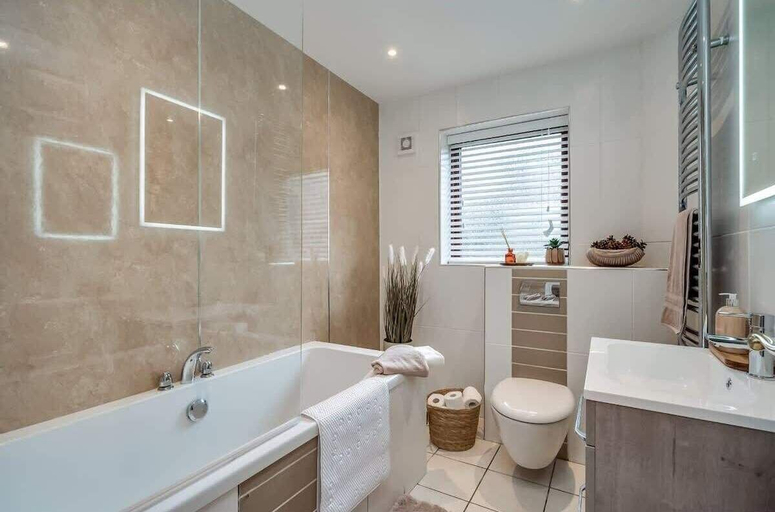 Bathroom 4, Central Belfast Apartments Windsor, Belfast