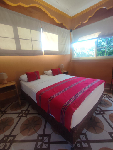 Bedroom 5, La Casa Colorada, Flores