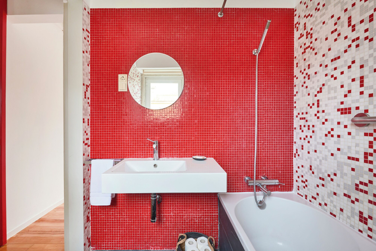 Bathroom 3, Sunny Renovated Apt With Ac, By Timecooler, Lisbon