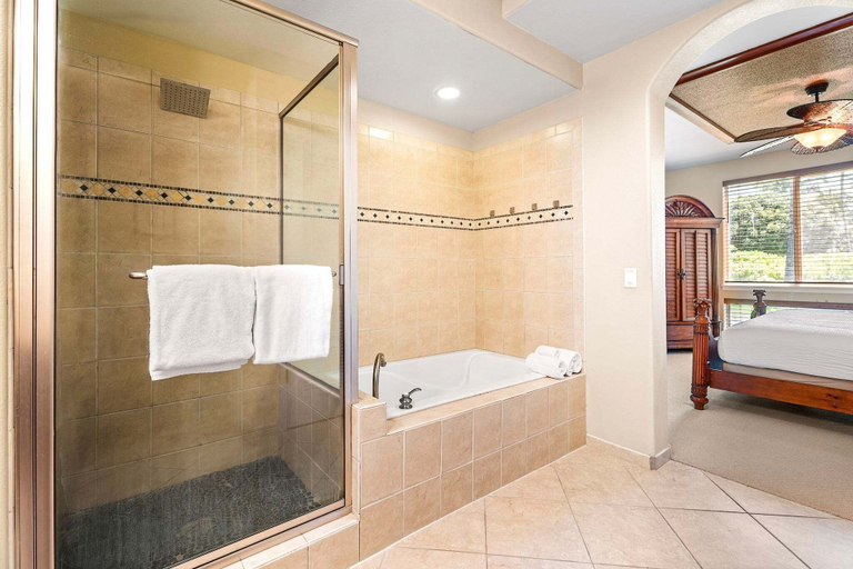 Room 2, Serene Resort Living - Ground Floor - Private Beach Club Access - Vrkcv, Hawaii
