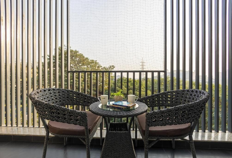 Outdoor dining, Limewood Signature - Huda City Centre, Gurgaon