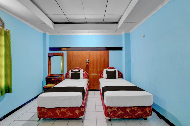 Room 4, OYO 95140 Metro Guest House, Yogyakarta