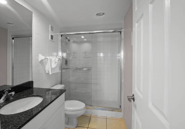 Bathroom 4, Gulf Strand Resort, Pinellas