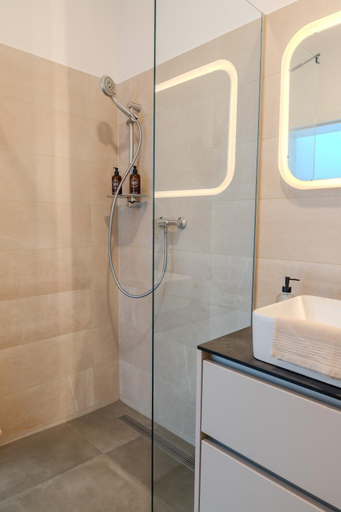 Bathroom 3, Eva's Garden Apartments, Ljubljana