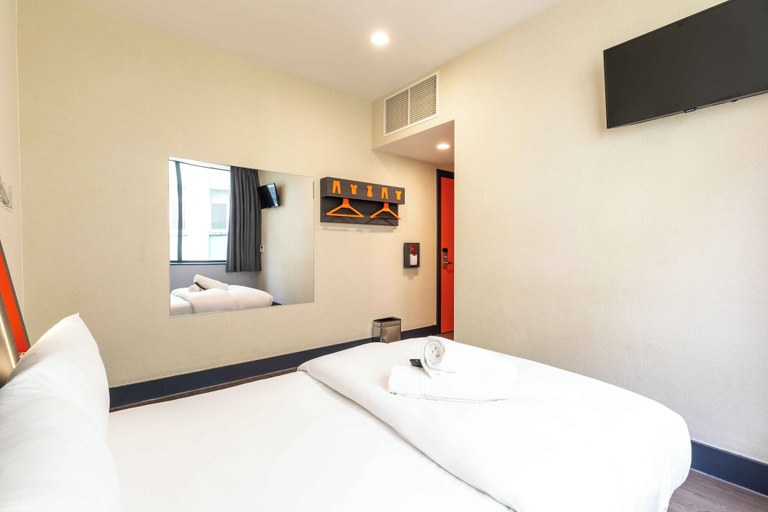 Bedroom 5, easyHotel Liverpool, Sefton