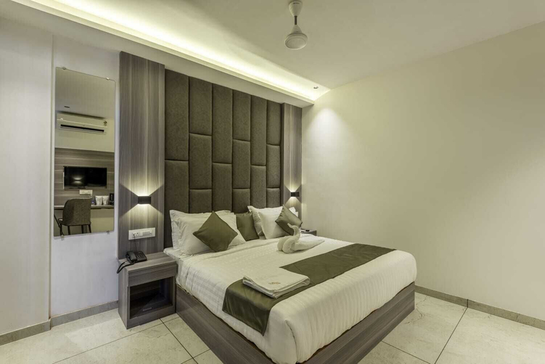 Room 5, Hotel Hycon, Kozhikode