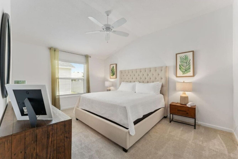 Interior 4, 561l Stunning Home, Pool Access, Garage Parking!, Lake