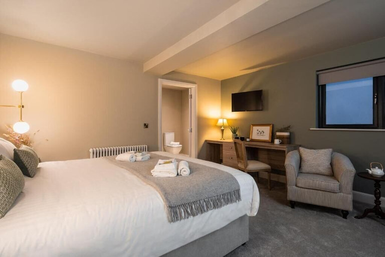 Bedroom 2, Creighton Hotel, Fermanagh and Omagh
