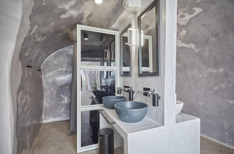Bathroom 5, Hostel 16 Oia, South Aegean