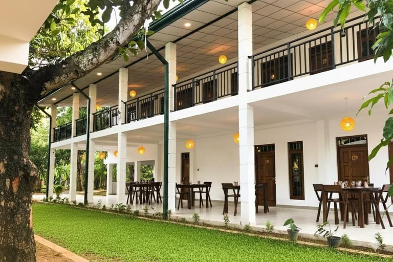 Outdoor dining, The Mammoth - Udawalawe, Embilipitiya
