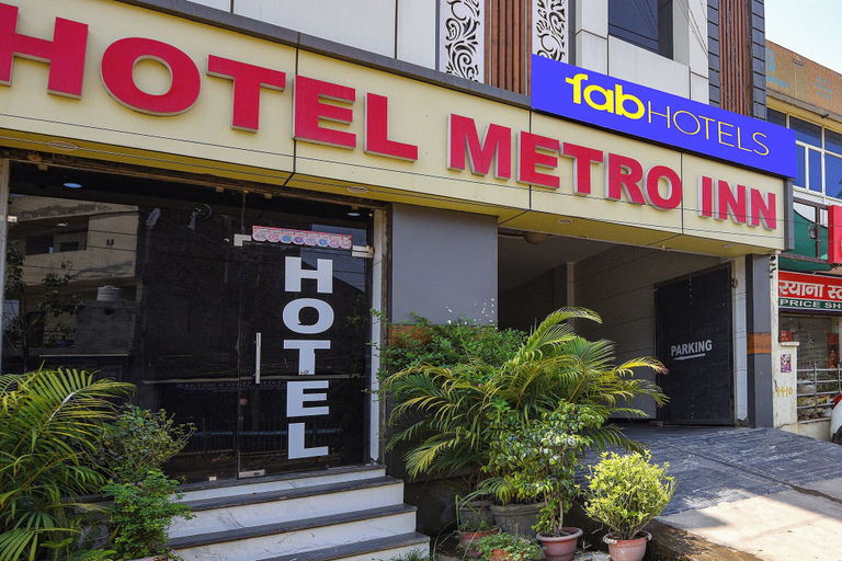Property entrance, Fabhotel Metro Inn I, Delhi