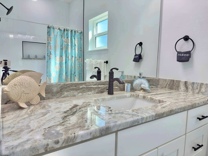 Interior 3, Starfish Sun-kissed Serenity by the Sea, Charlotte