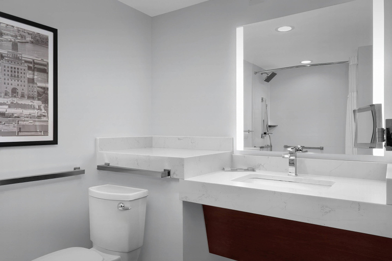 Bathroom 5, Radisson Hotel Cedar Rapids, Linn