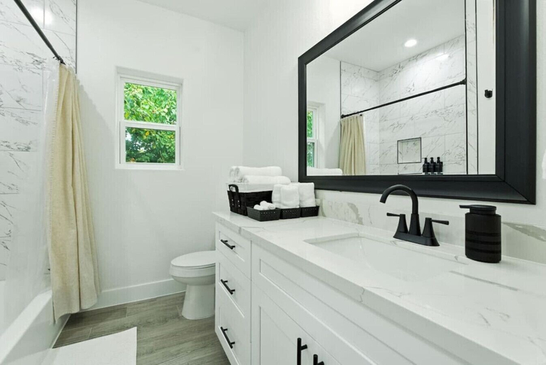 Interior 5, 612 New Construction Fire Pit Games, Houston
