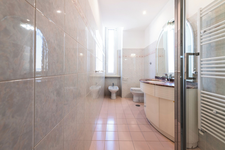 Bathroom 2, Casa Emme, Rome
